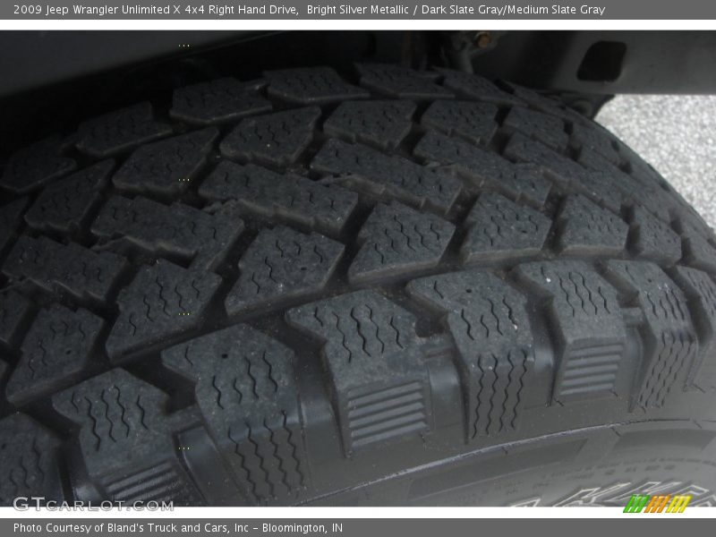 Bright Silver Metallic / Dark Slate Gray/Medium Slate Gray 2009 Jeep Wrangler Unlimited X 4x4 Right Hand Drive