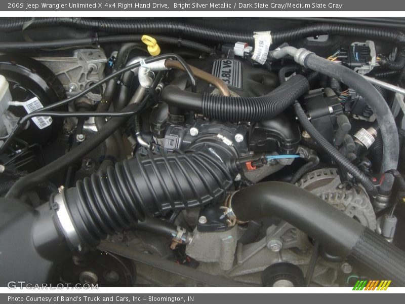 Bright Silver Metallic / Dark Slate Gray/Medium Slate Gray 2009 Jeep Wrangler Unlimited X 4x4 Right Hand Drive