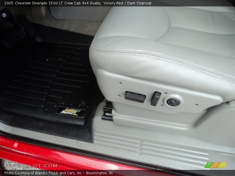 Victory Red / Dark Charcoal 2005 Chevrolet Silverado 3500 LT Crew Cab 4x4 Dually