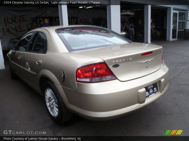 Light Almond Pearl Metallic / Taupe 2004 Chrysler Sebring LXi Sedan
