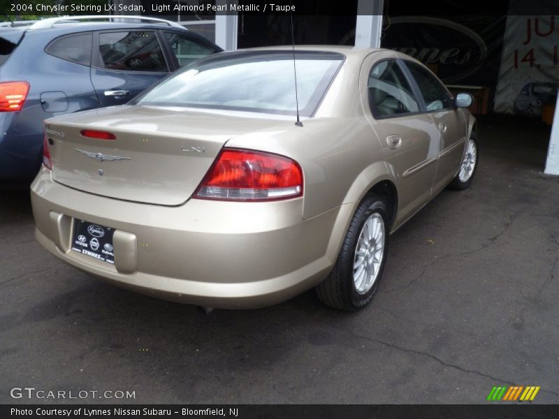 Light Almond Pearl Metallic / Taupe 2004 Chrysler Sebring LXi Sedan