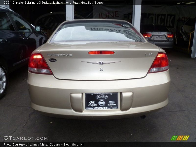 Light Almond Pearl Metallic / Taupe 2004 Chrysler Sebring LXi Sedan