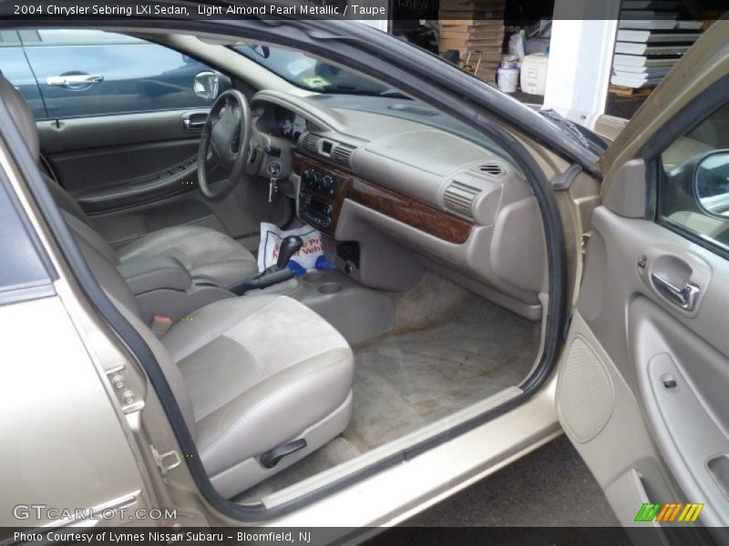 Light Almond Pearl Metallic / Taupe 2004 Chrysler Sebring LXi Sedan