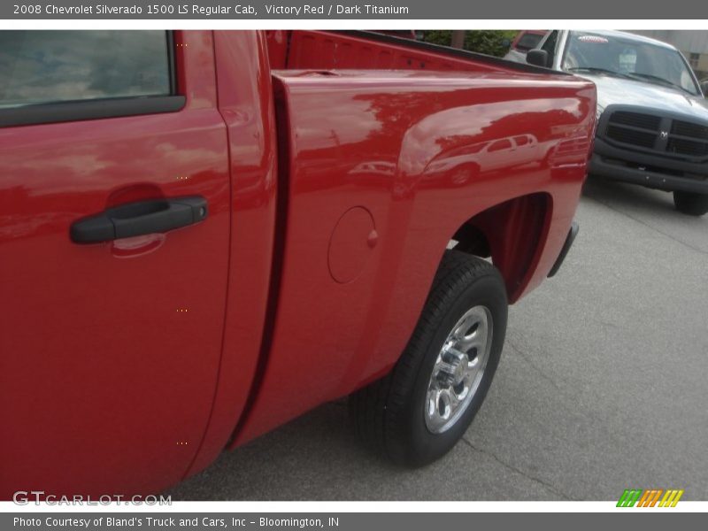 Victory Red / Dark Titanium 2008 Chevrolet Silverado 1500 LS Regular Cab