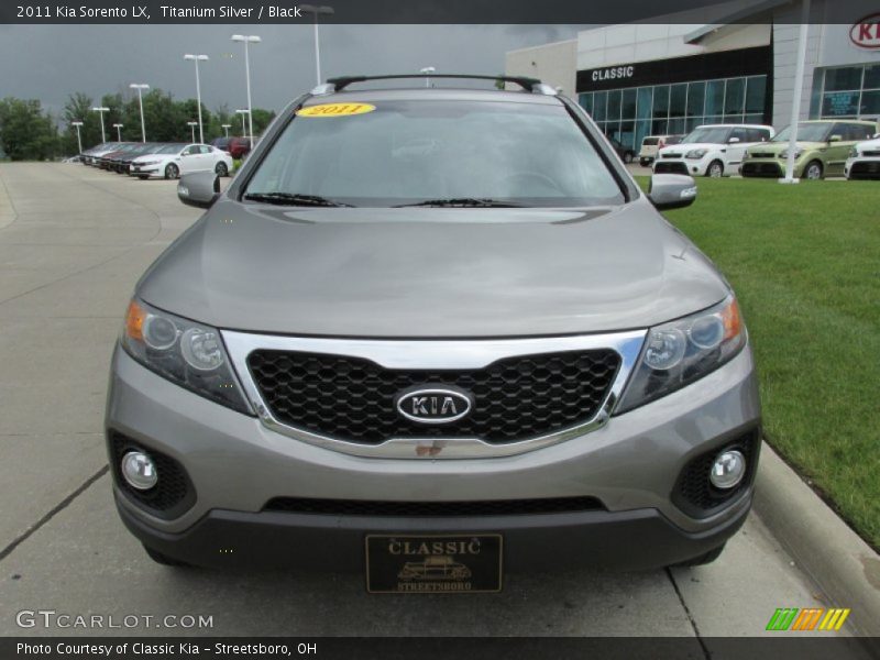 Titanium Silver / Black 2011 Kia Sorento LX