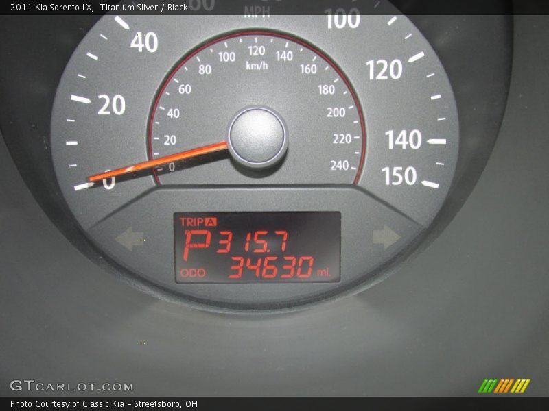 Titanium Silver / Black 2011 Kia Sorento LX