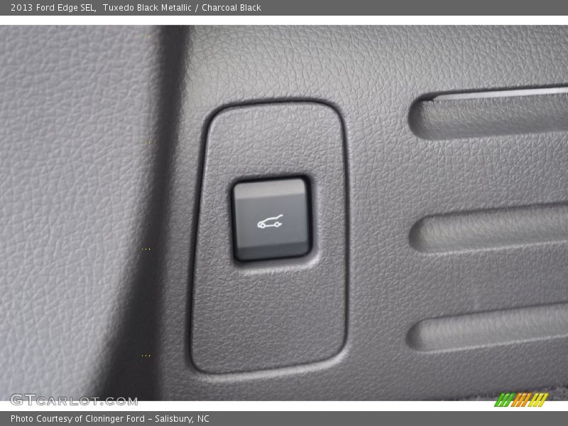 Tuxedo Black Metallic / Charcoal Black 2013 Ford Edge SEL