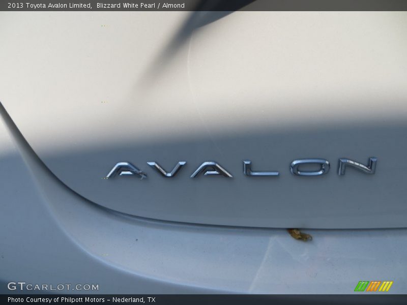Blizzard White Pearl / Almond 2013 Toyota Avalon Limited