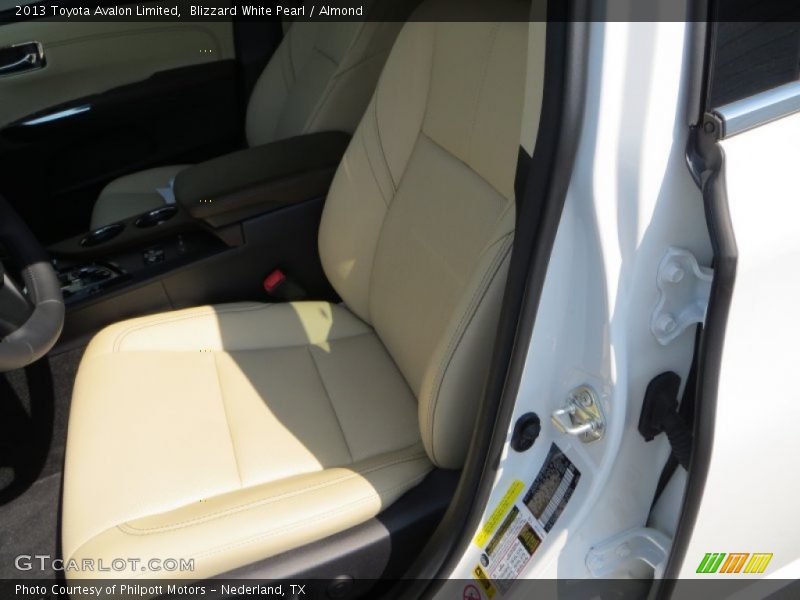 Blizzard White Pearl / Almond 2013 Toyota Avalon Limited