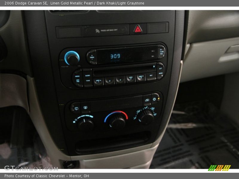 Linen Gold Metallic Pearl / Dark Khaki/Light Graystone 2006 Dodge Caravan SE