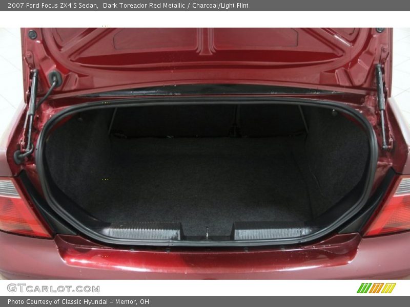 Dark Toreador Red Metallic / Charcoal/Light Flint 2007 Ford Focus ZX4 S Sedan