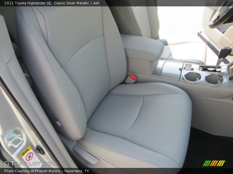 Classic Silver Metallic / Ash 2013 Toyota Highlander SE