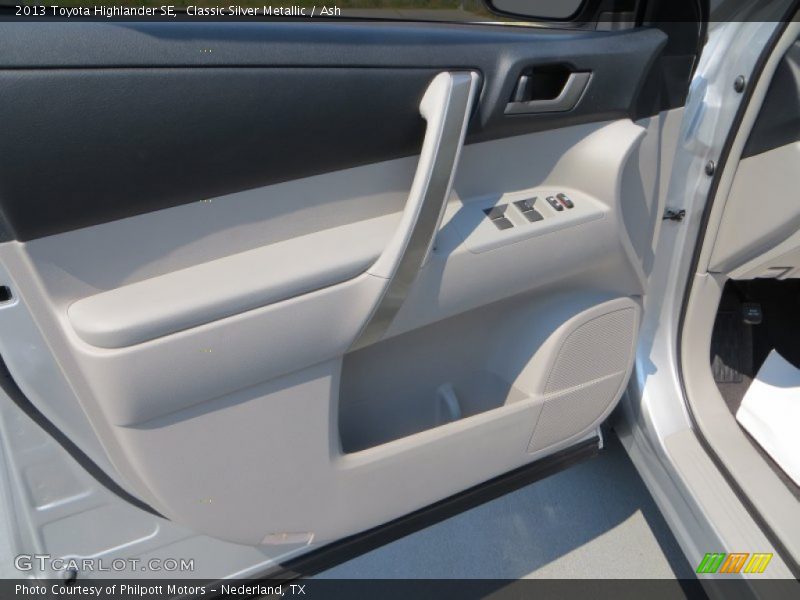Classic Silver Metallic / Ash 2013 Toyota Highlander SE