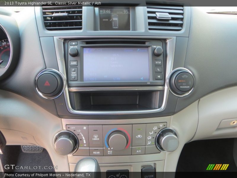 Classic Silver Metallic / Ash 2013 Toyota Highlander SE