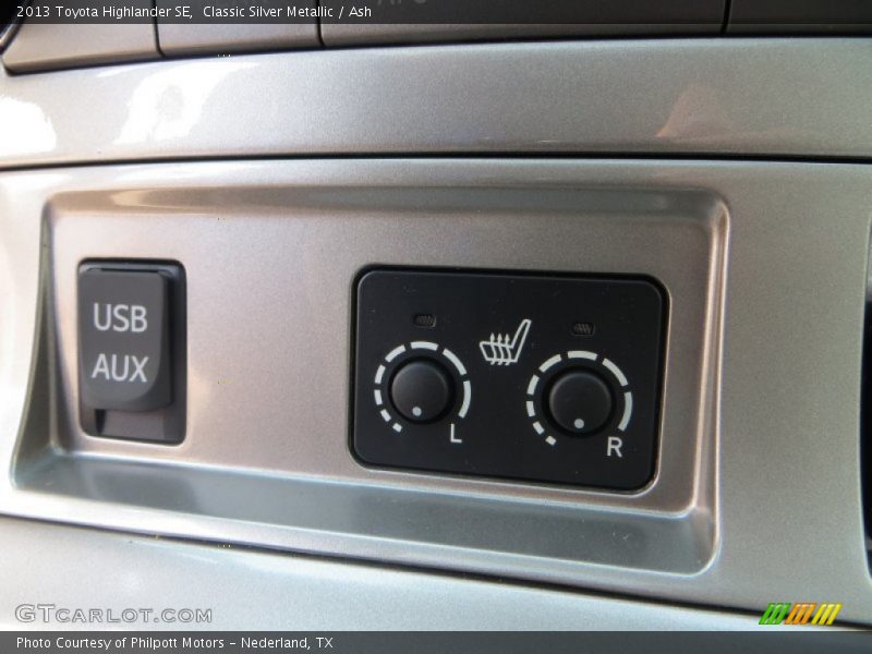 Classic Silver Metallic / Ash 2013 Toyota Highlander SE