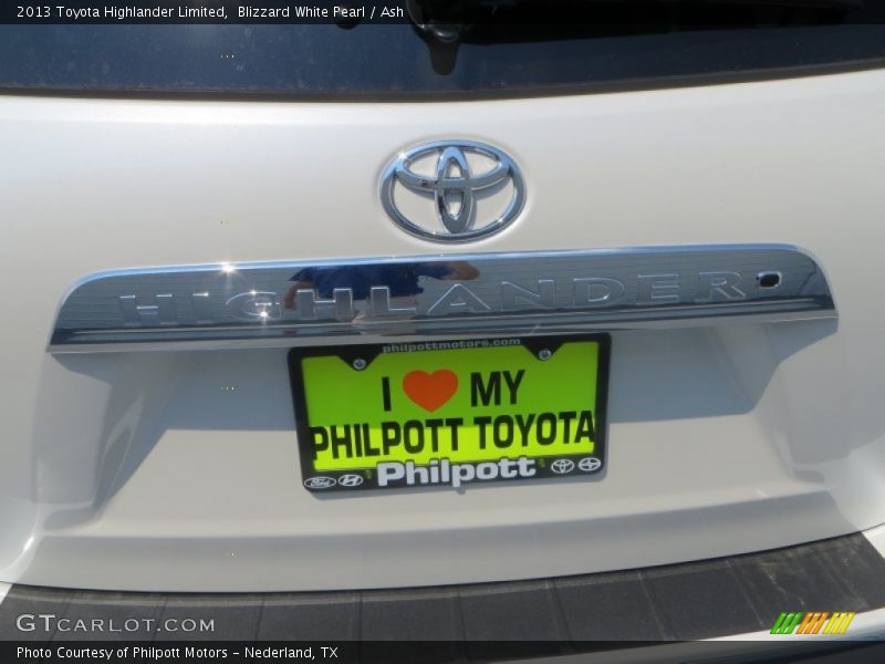 Blizzard White Pearl / Ash 2013 Toyota Highlander Limited