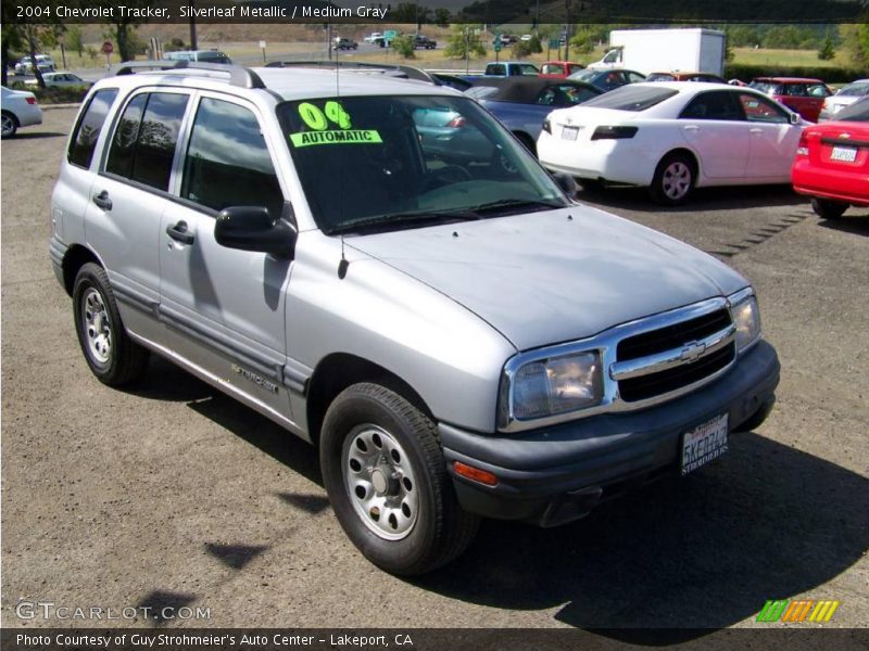 Silverleaf Metallic / Medium Gray 2004 Chevrolet Tracker