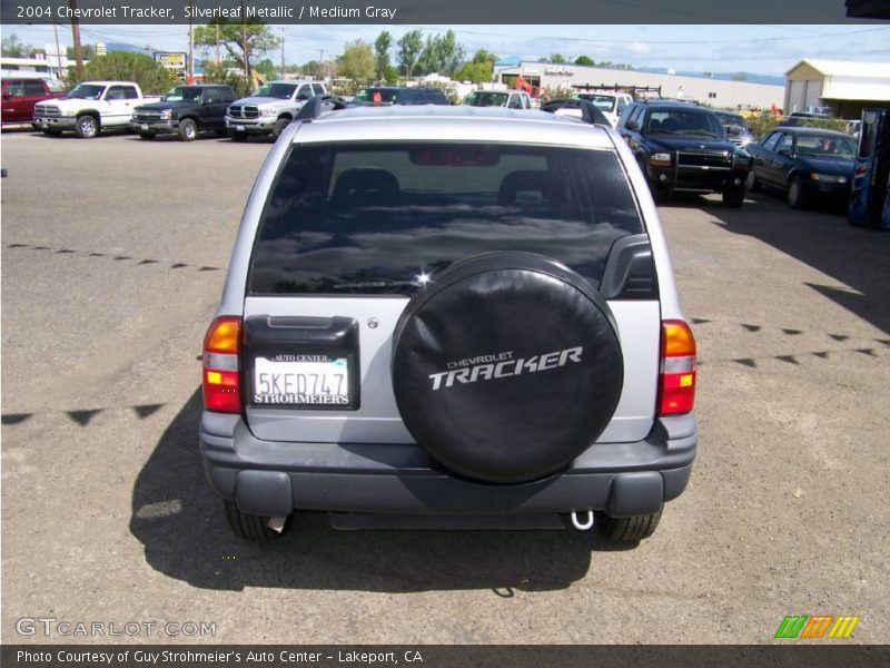 Silverleaf Metallic / Medium Gray 2004 Chevrolet Tracker