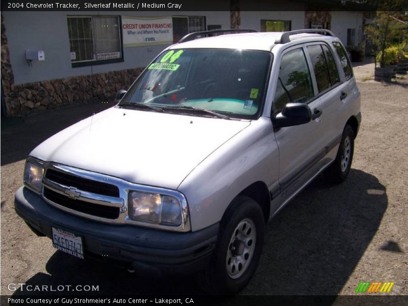 Silverleaf Metallic / Medium Gray 2004 Chevrolet Tracker