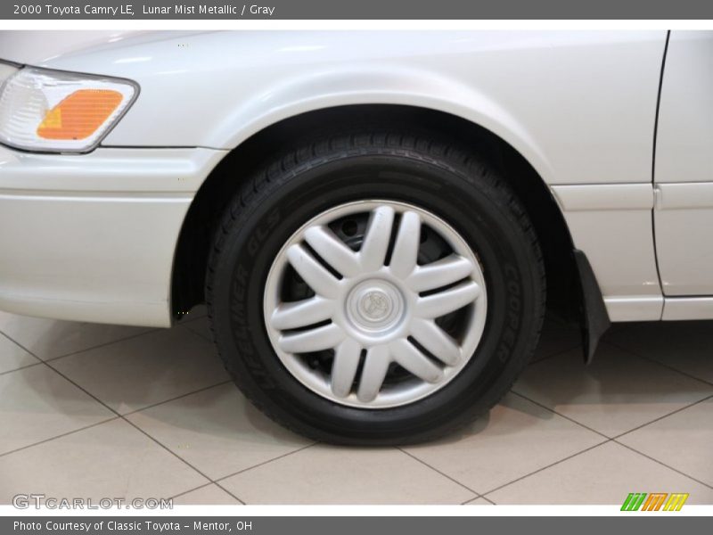 Lunar Mist Metallic / Gray 2000 Toyota Camry LE