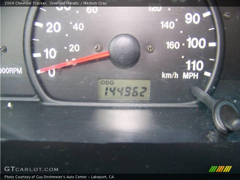 Silverleaf Metallic / Medium Gray 2004 Chevrolet Tracker