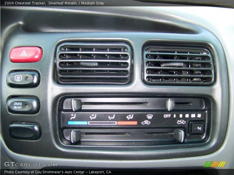 Silverleaf Metallic / Medium Gray 2004 Chevrolet Tracker