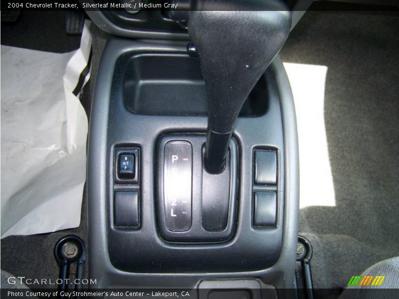 Silverleaf Metallic / Medium Gray 2004 Chevrolet Tracker