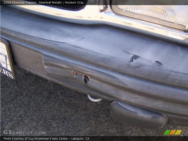 Silverleaf Metallic / Medium Gray 2004 Chevrolet Tracker
