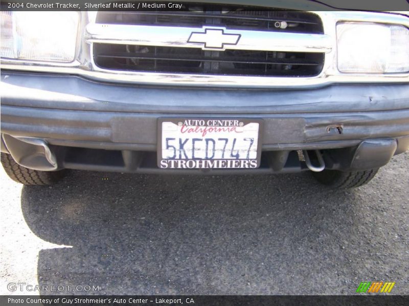 Silverleaf Metallic / Medium Gray 2004 Chevrolet Tracker