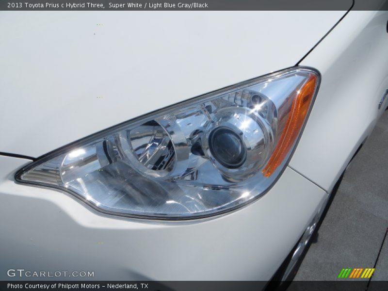 Super White / Light Blue Gray/Black 2013 Toyota Prius c Hybrid Three