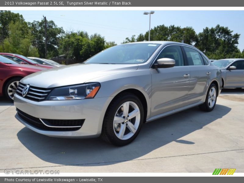 Tungsten Silver Metallic / Titan Black 2013 Volkswagen Passat 2.5L SE