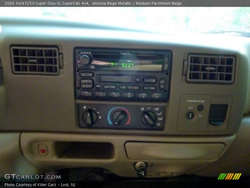 Arizona Beige Metallic / Medium Parchment Beige 2003 Ford F250 Super Duty XL SuperCab 4x4