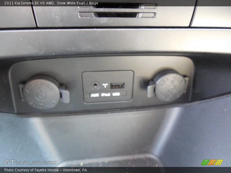 Snow White Pearl / Beige 2011 Kia Sorento EX V6 AWD