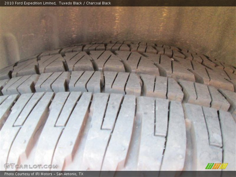 Tuxedo Black / Charcoal Black 2010 Ford Expedition Limited