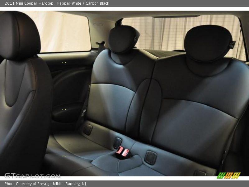 Pepper White / Carbon Black 2011 Mini Cooper Hardtop