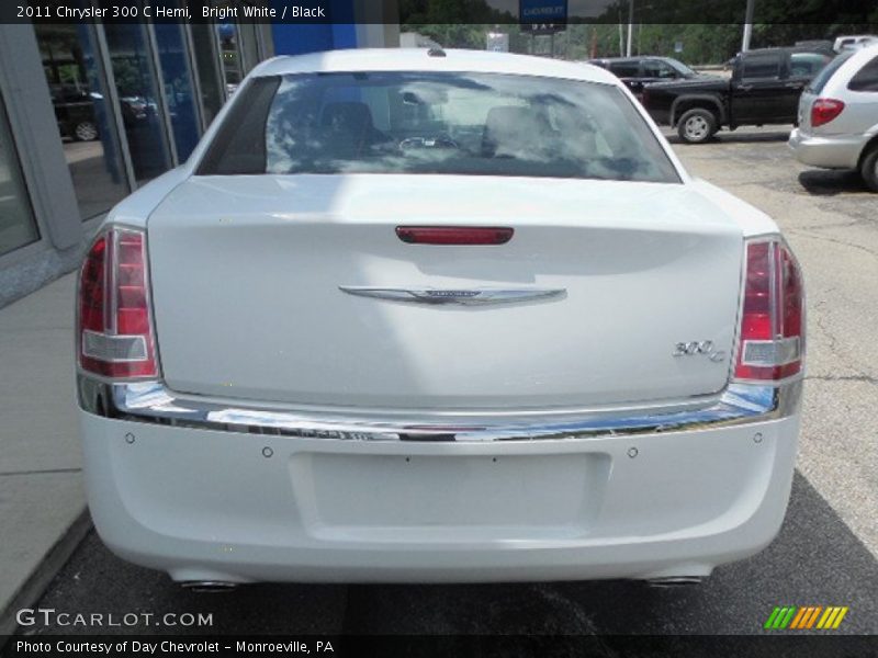Bright White / Black 2011 Chrysler 300 C Hemi