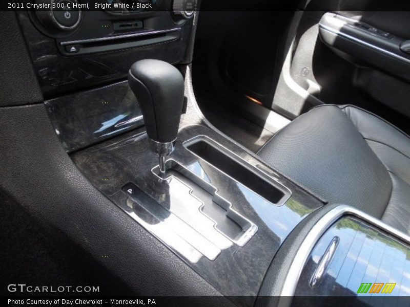 Bright White / Black 2011 Chrysler 300 C Hemi