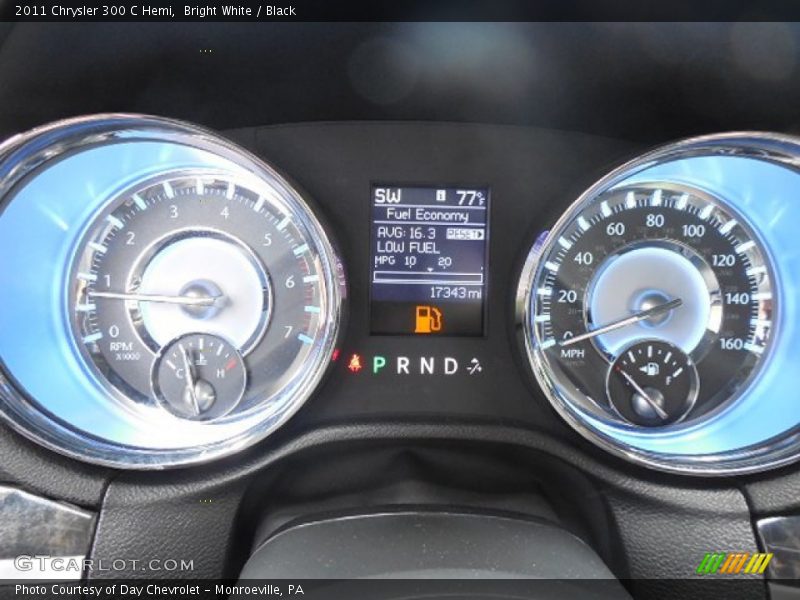 Bright White / Black 2011 Chrysler 300 C Hemi