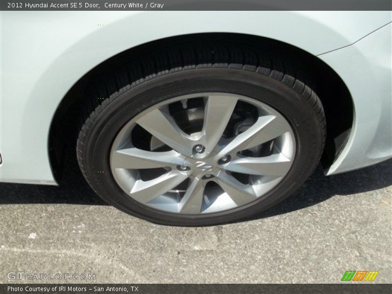 Century White / Gray 2012 Hyundai Accent SE 5 Door