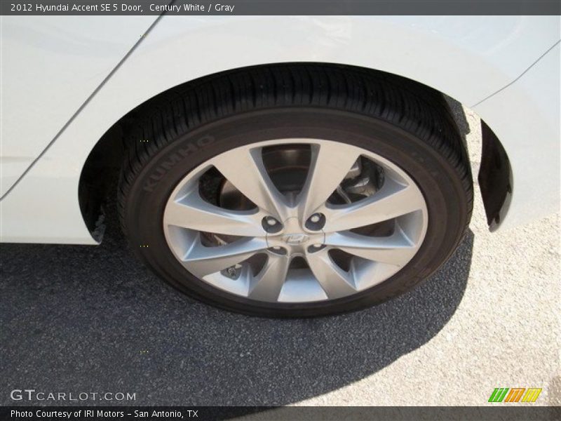 Century White / Gray 2012 Hyundai Accent SE 5 Door