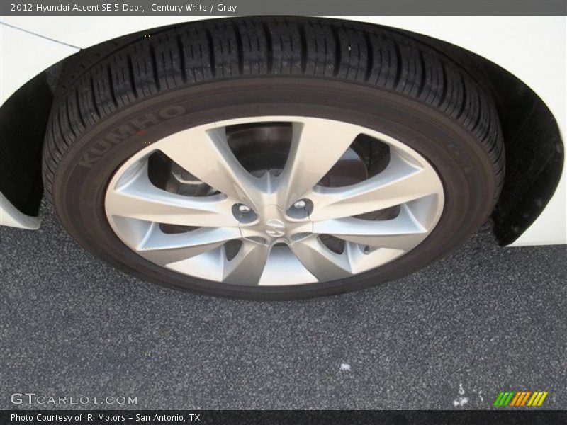 Century White / Gray 2012 Hyundai Accent SE 5 Door