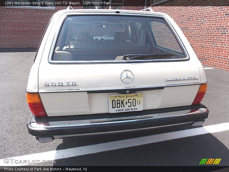 Light Ivory / Tan 1981 Mercedes-Benz E Class 300 TD Wagon