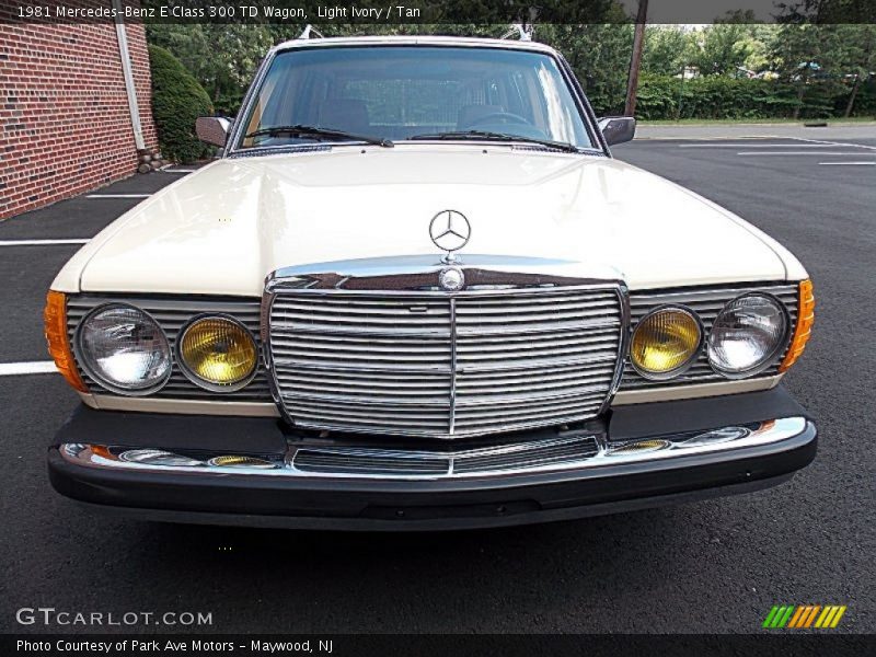 Light Ivory / Tan 1981 Mercedes-Benz E Class 300 TD Wagon