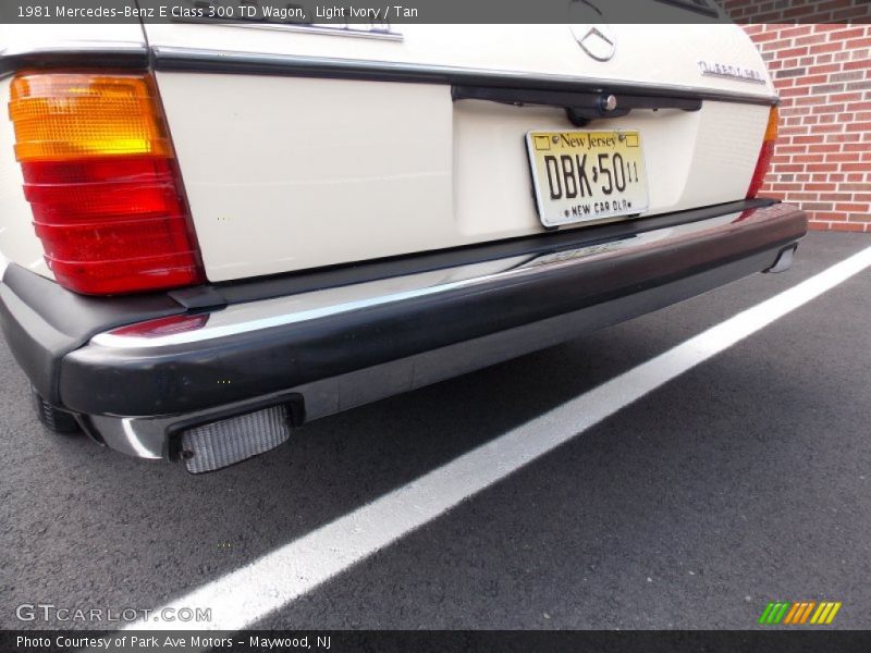 Light Ivory / Tan 1981 Mercedes-Benz E Class 300 TD Wagon