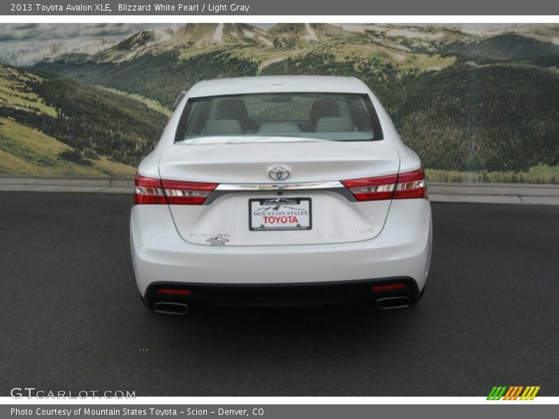 Blizzard White Pearl / Light Gray 2013 Toyota Avalon XLE