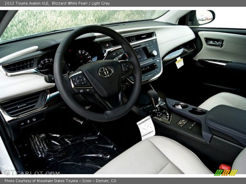 Blizzard White Pearl / Light Gray 2013 Toyota Avalon XLE