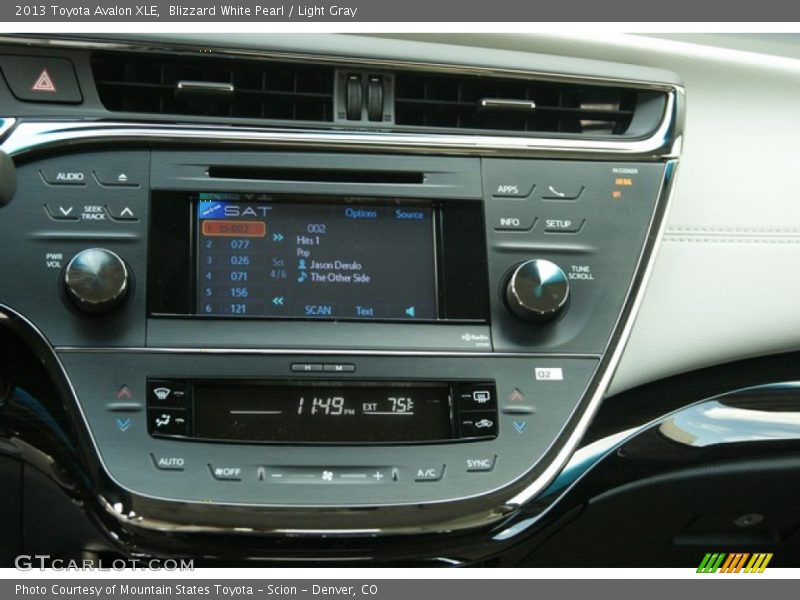 Blizzard White Pearl / Light Gray 2013 Toyota Avalon XLE