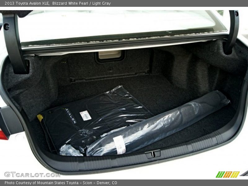 Blizzard White Pearl / Light Gray 2013 Toyota Avalon XLE