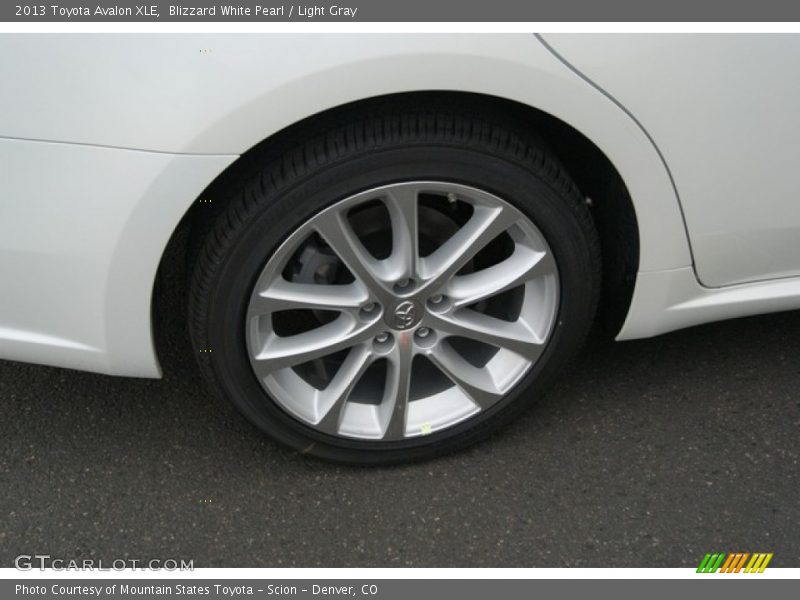 Blizzard White Pearl / Light Gray 2013 Toyota Avalon XLE