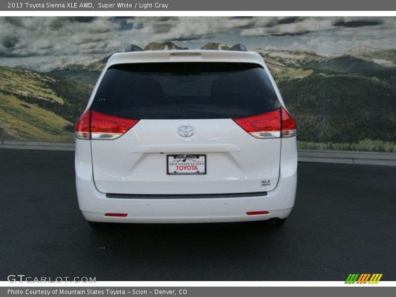 Super White / Light Gray 2013 Toyota Sienna XLE AWD